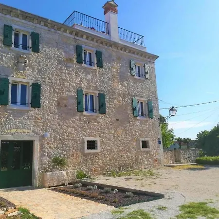 With A Parking Space - 20631 Casa de hóspedes 3*