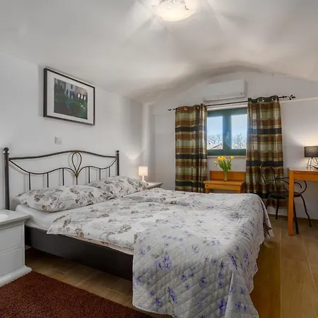 Guest house With A Parking Space - 20631