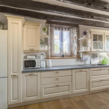 Guest house With A Parking Space - 20631 Porec