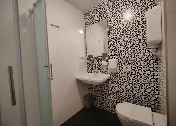 With A Parking Space - 20631 Guest house 3*