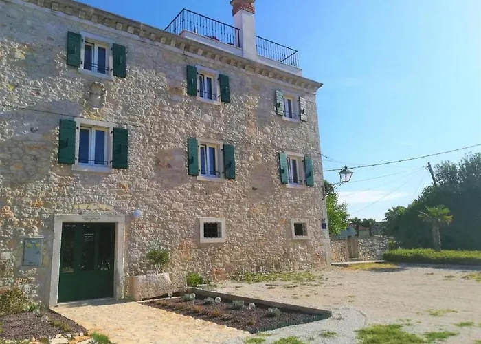 With A Parking Space - 20631 Guest house 3*