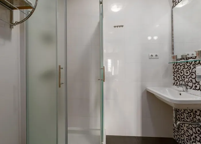 With A Parking Space - 20631 3*