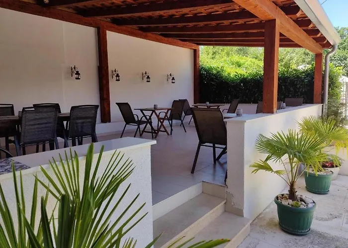 Casa de hóspedes With A Parking Space - 20631